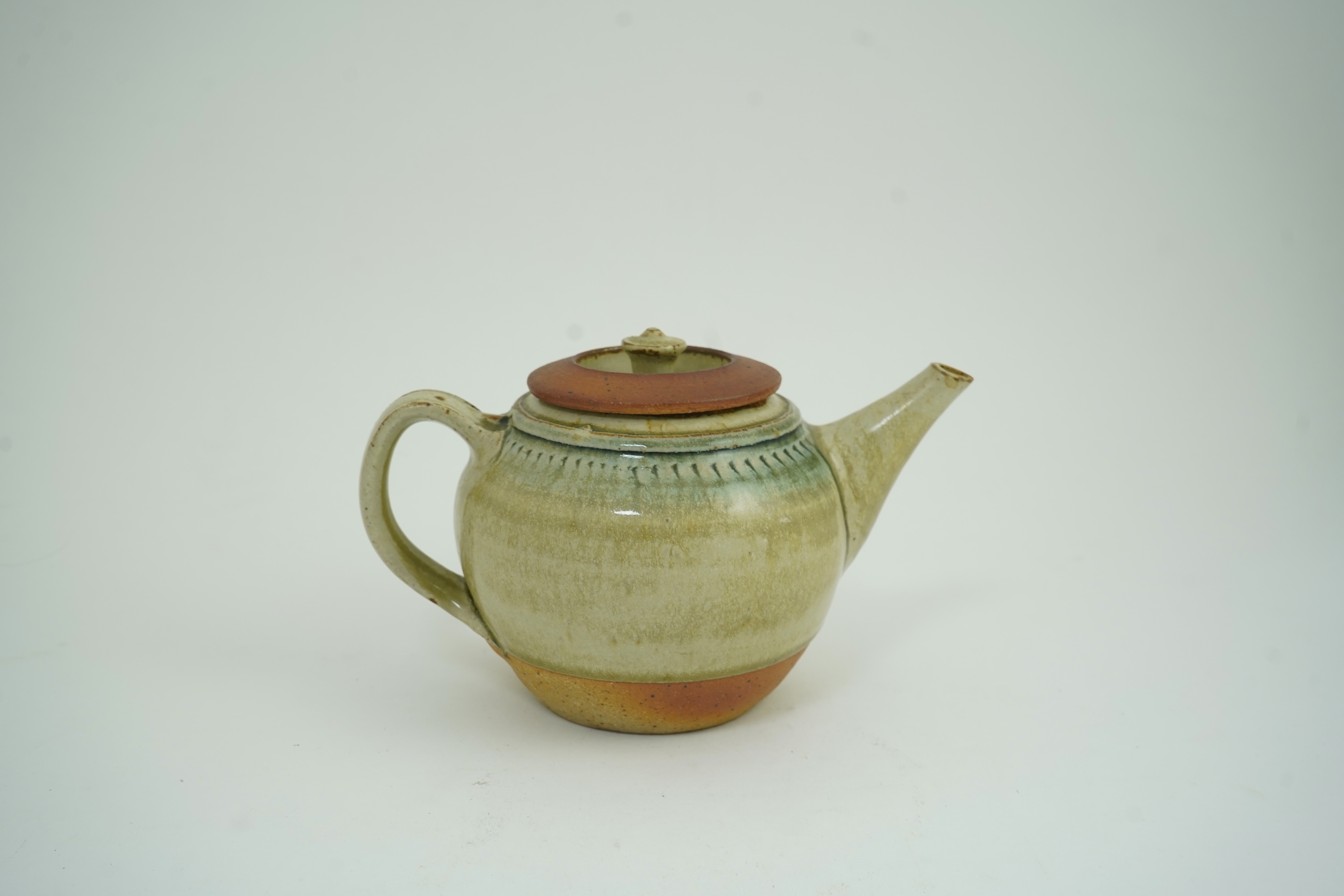 Richard Batterham (1936-2021): A stoneware 'Melon' teapot and cover